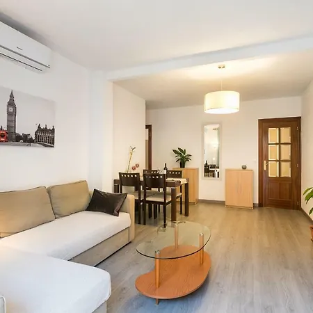 Apartment Lovely, New, Bright 3 Mins To 105 Sq Meters *