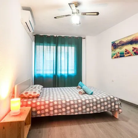 Lovely, New, Bright 3 Mins To 105 Sq Meters Apartmán