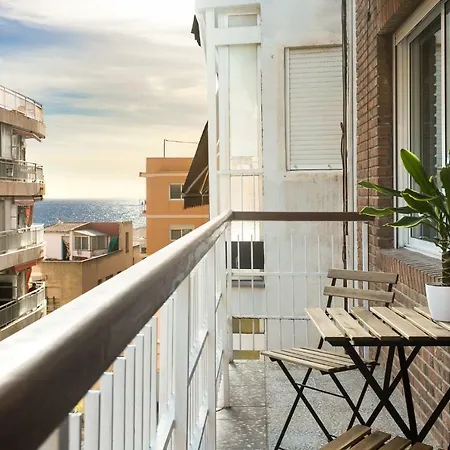 Apartment Lovely, New, Bright 3 Mins To 105 Sq Meters *